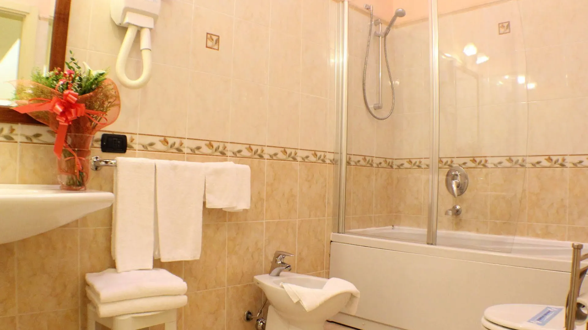 ***  Certosa Hotel Milano Italia